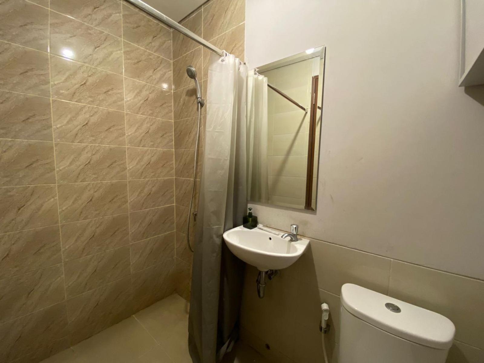 Shero Transpark Bekasi Hotel Bagian luar foto